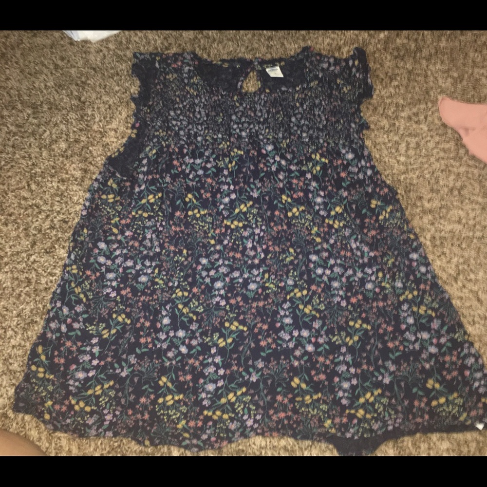 Old Navy floral blouse sleeveless size large